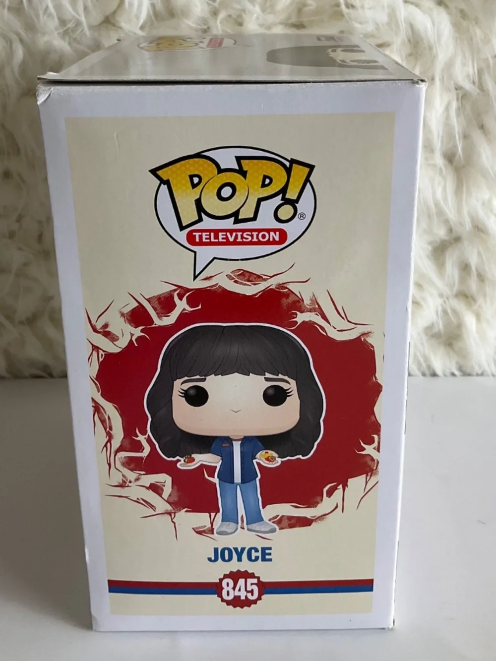 STRANGER THINGS FUNKO POP #845~JOYCE~NEW IN THE BOX!